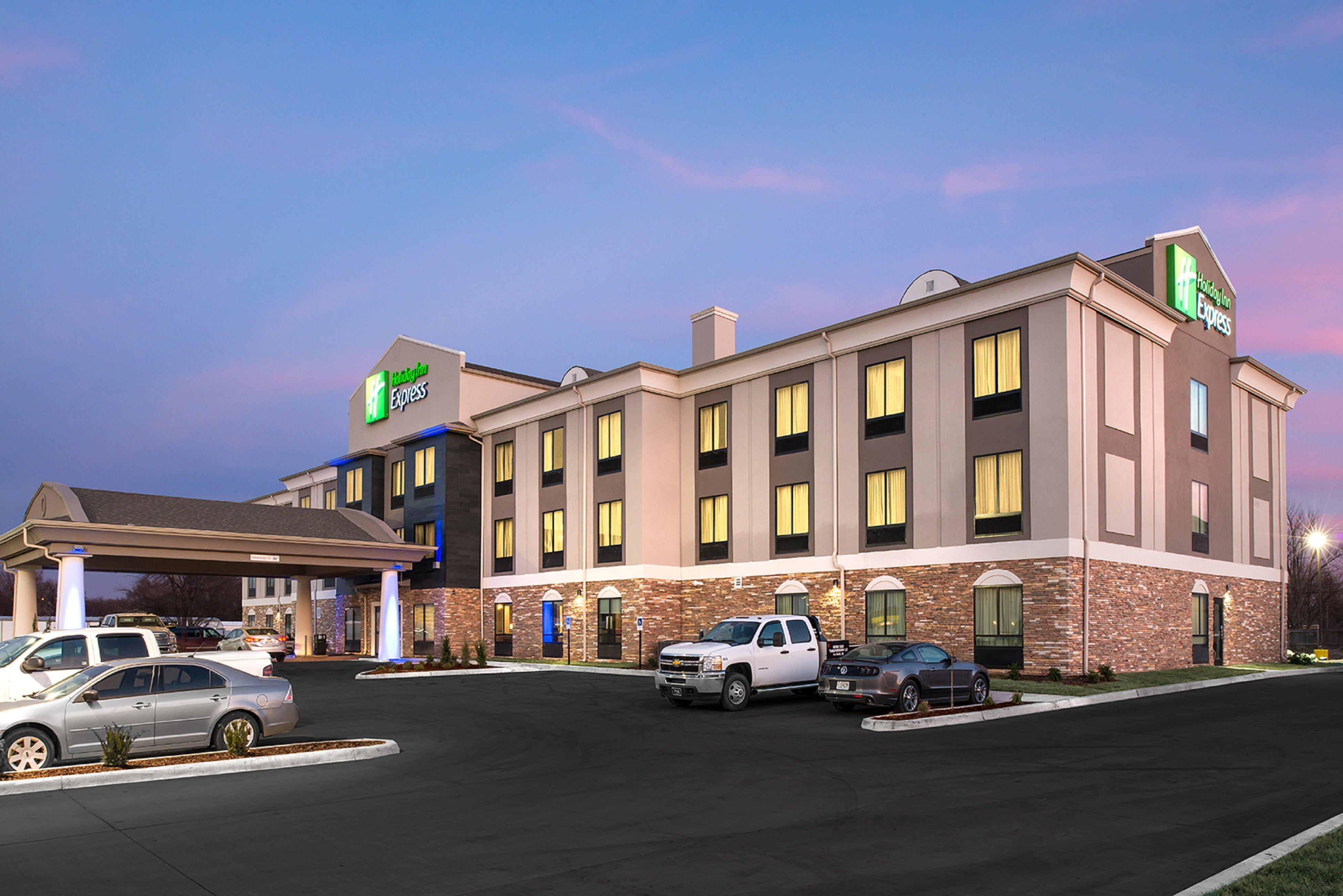 Holiday Inn Express Hutchison By Ihg Hutchinson Esterno foto